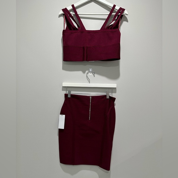 Guess 2-Piece Burgundy size L new with tags - Picture 2 of 2